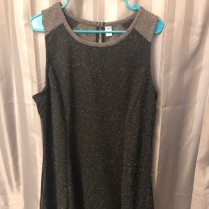 Sleeveless black & white wool-like skater dress